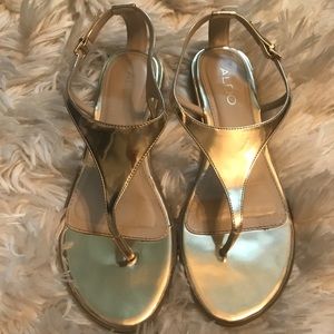 Aldo Gold Iridescent Sandals✨